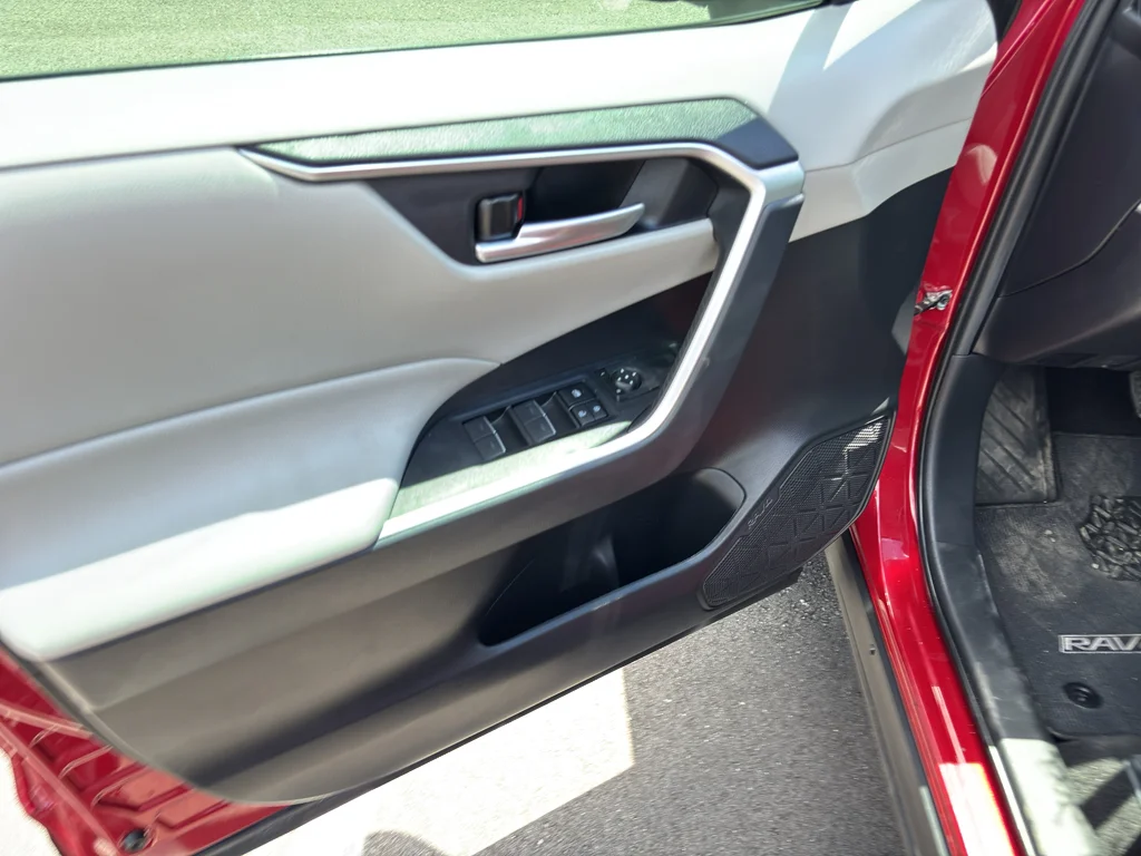 Used 2024 Ruby Flare Pearl Toyota XLE image 9
