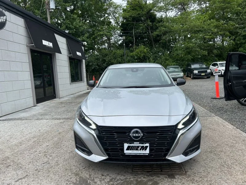 Used 2024 Silver Nissan 2.5 SV Sedan 4D image 16