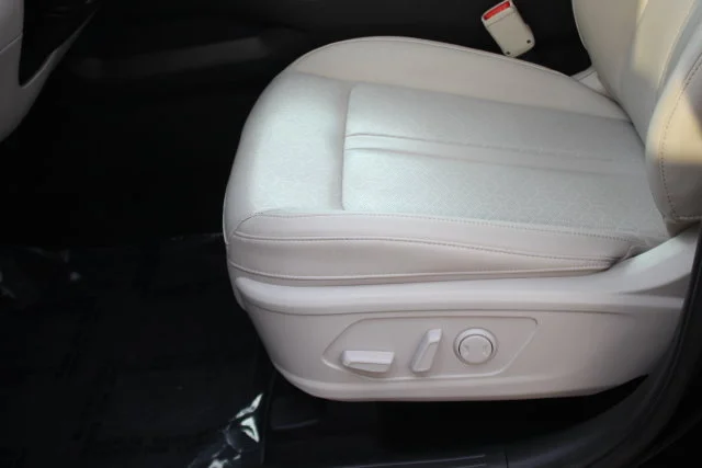 Used 2021 Black Kia S image 20