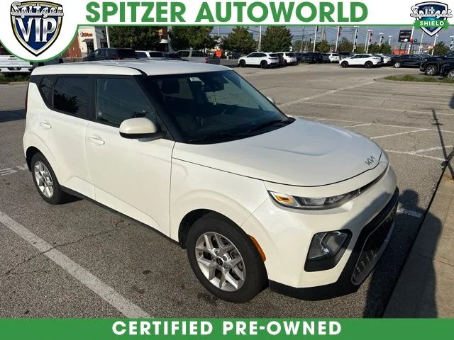 Used 2022 White Kia LX image 1