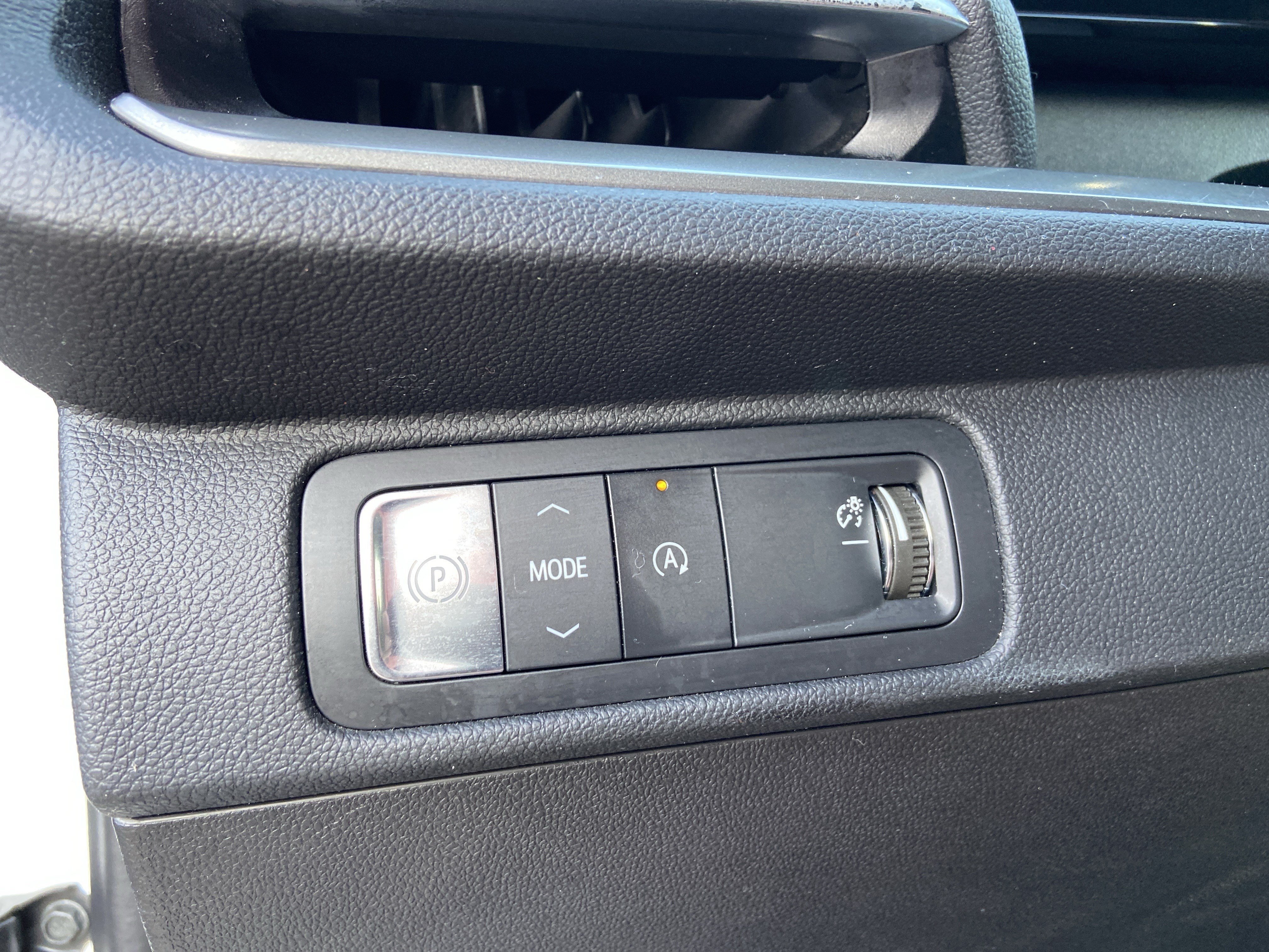 Used 2024 Summit White Chevrolet FWD LT image 43
