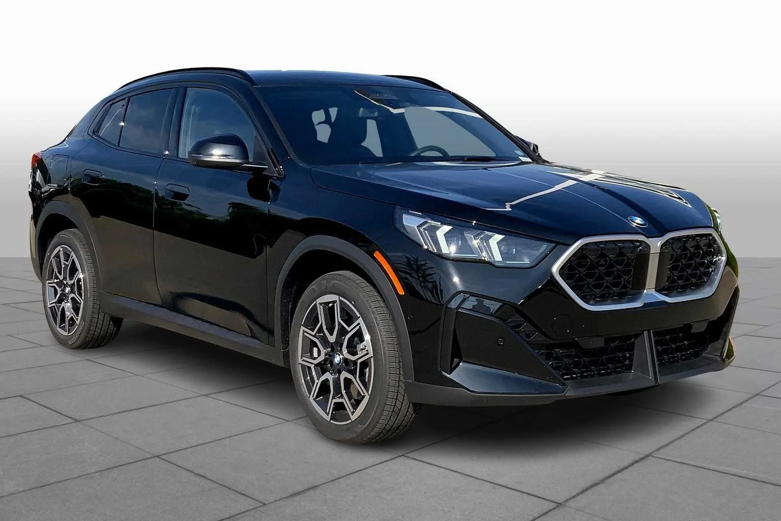 New 2025 Black Sapphire Metallic BMW xDrive28i image 2