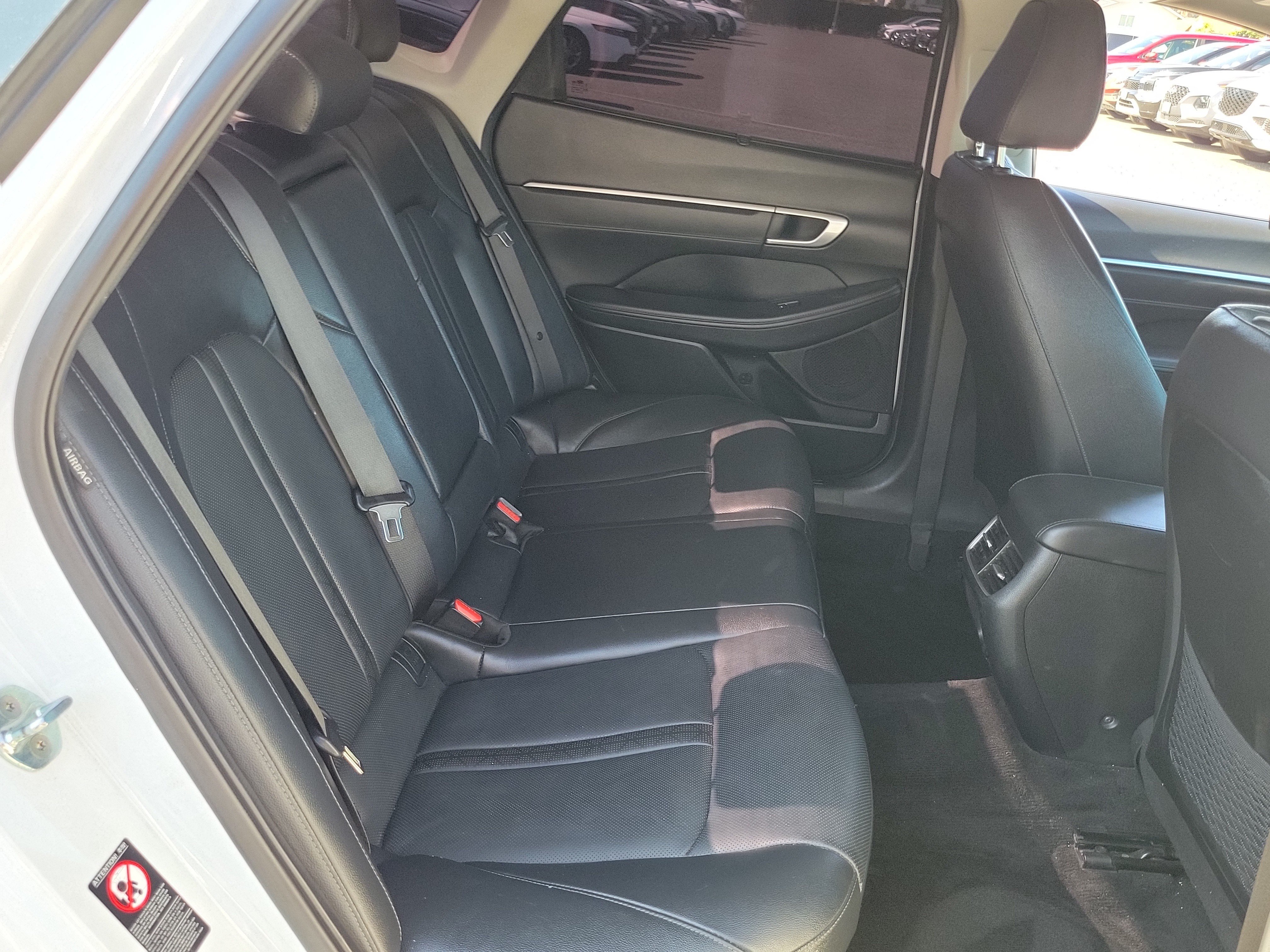 Used 2021 Hyper White Hyundai Limited image 25