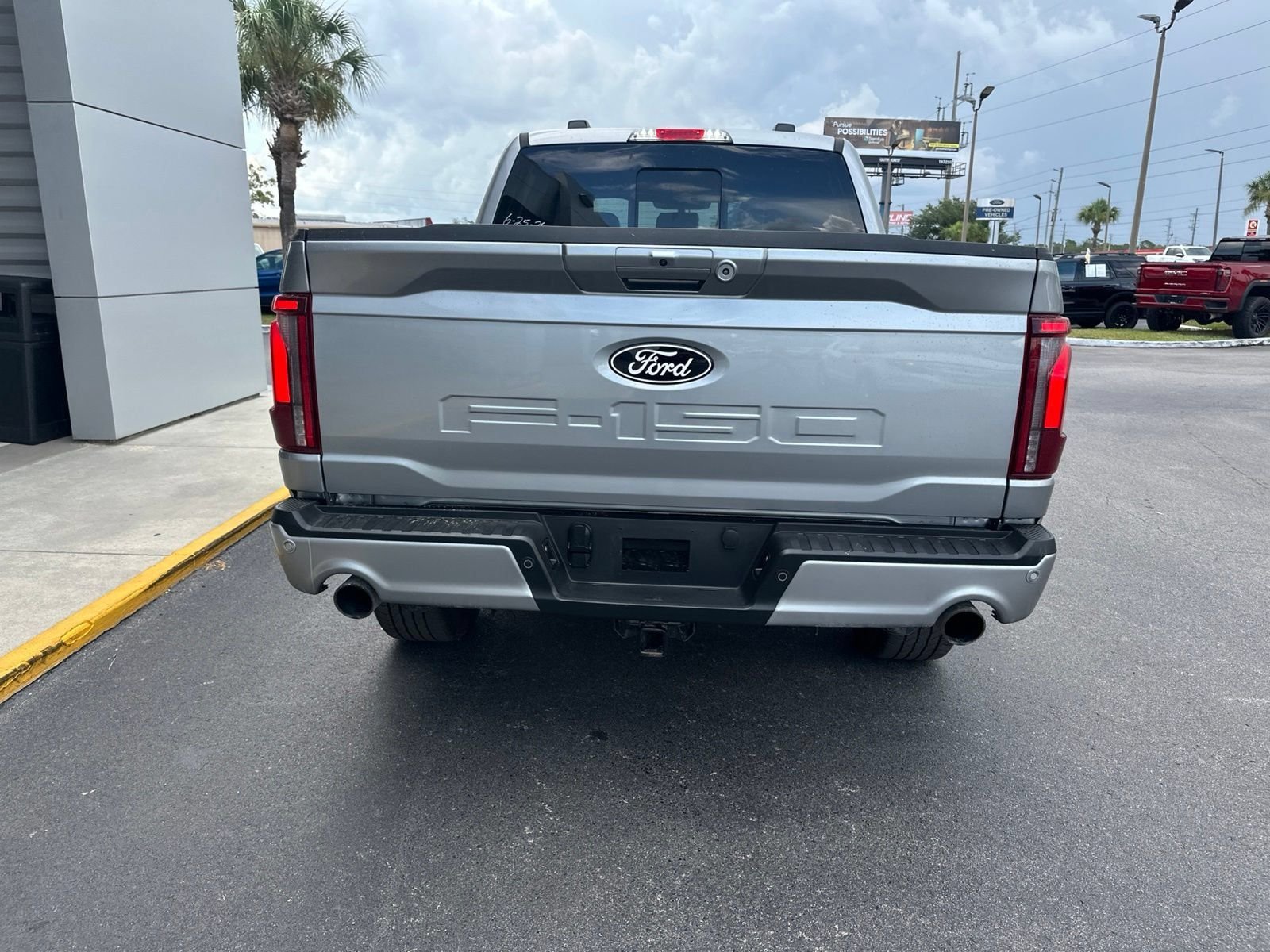 Used 2025 Silver Metallic Ford Lariat image 5