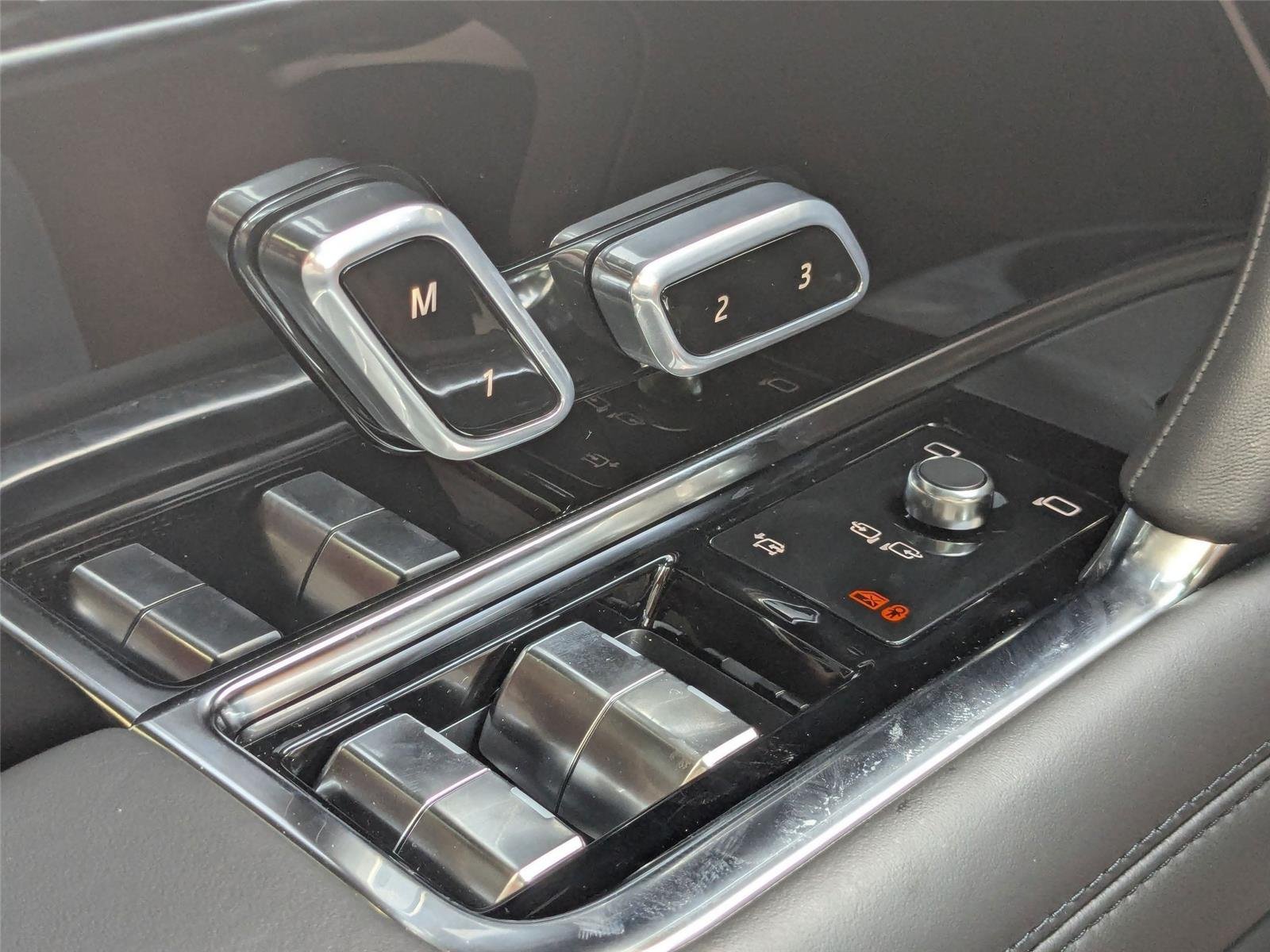 2025 Land Rover Range Rover SE - Photo 12