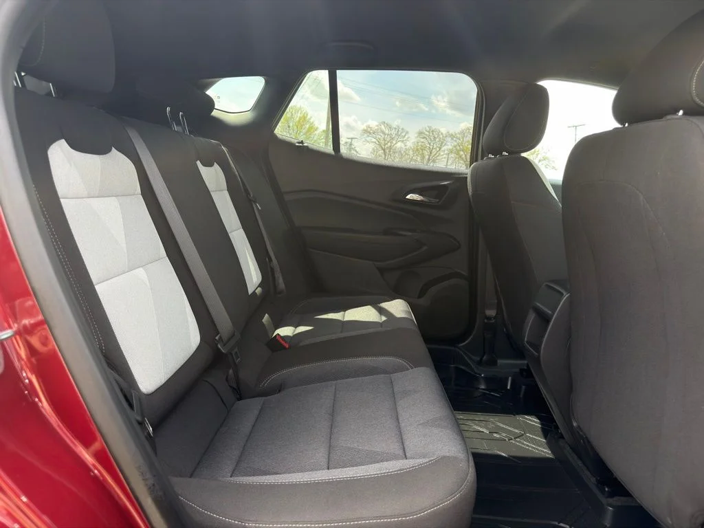 Used 2024 Red Chevrolet 1RS image 27