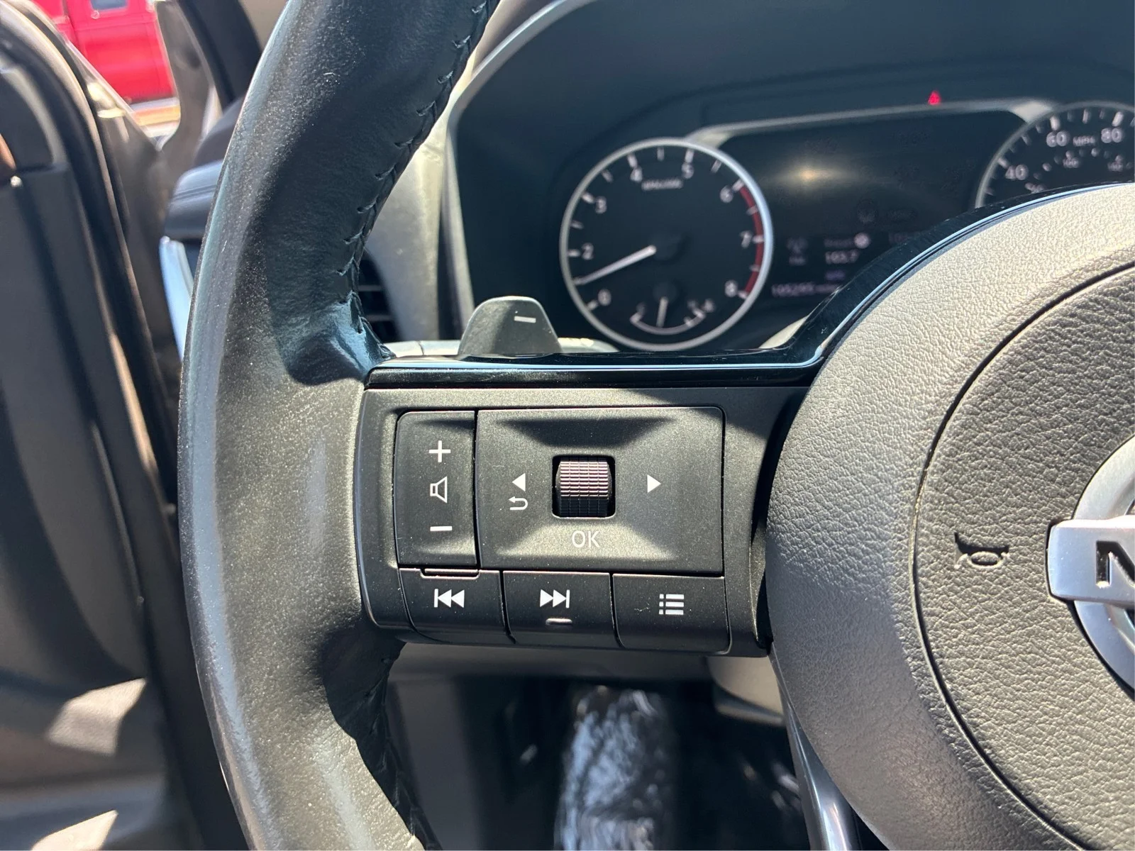 Used 2021 Brilliant Silver / Black Nissan SL image 23