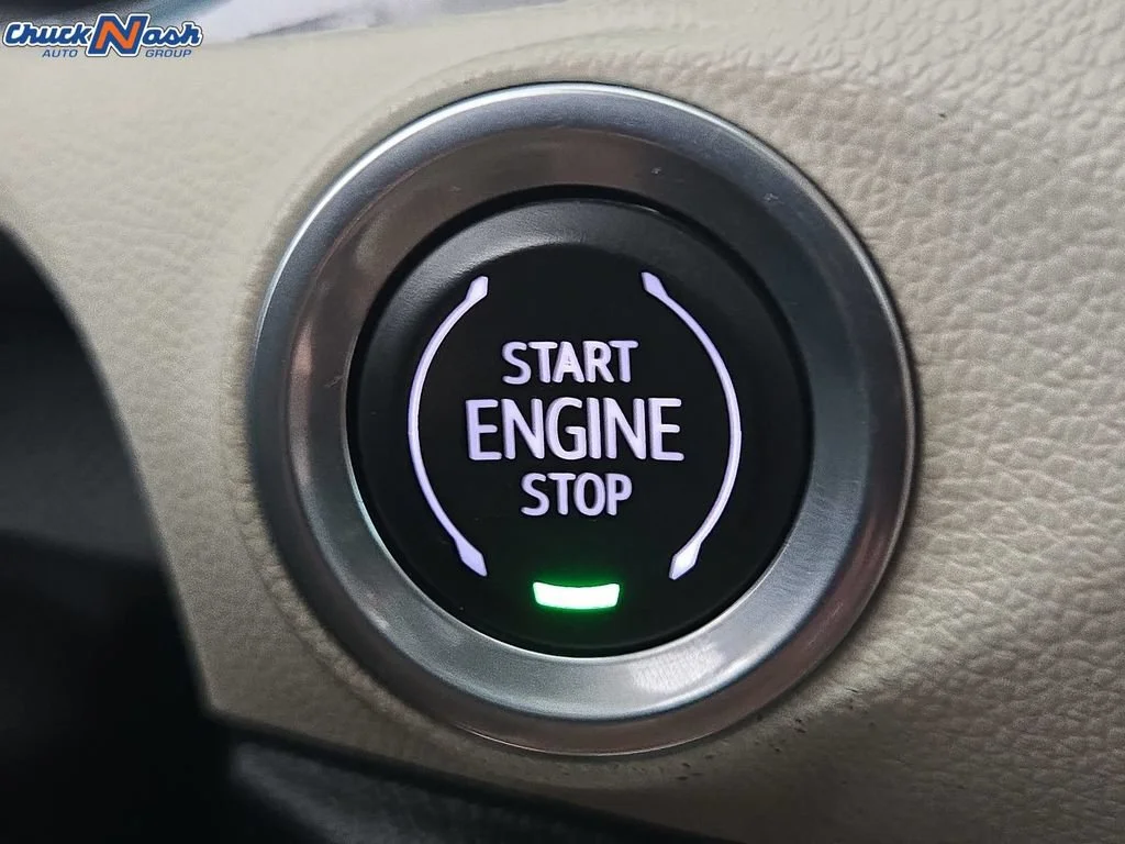 Used 2022 SUMMIT WHITE Buick Essence image 22
