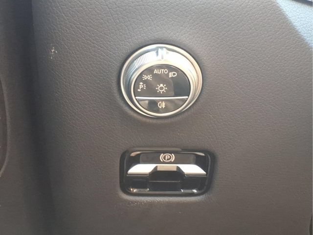 Used 2023  Mercedes-Benz GLC 300 image 17