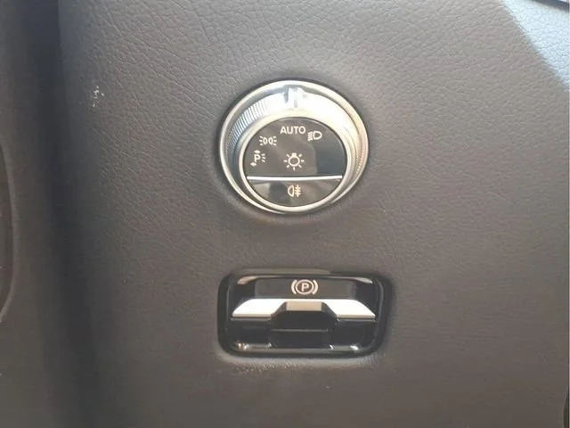 Used 2023  Mercedes-Benz GLC 300 image 17