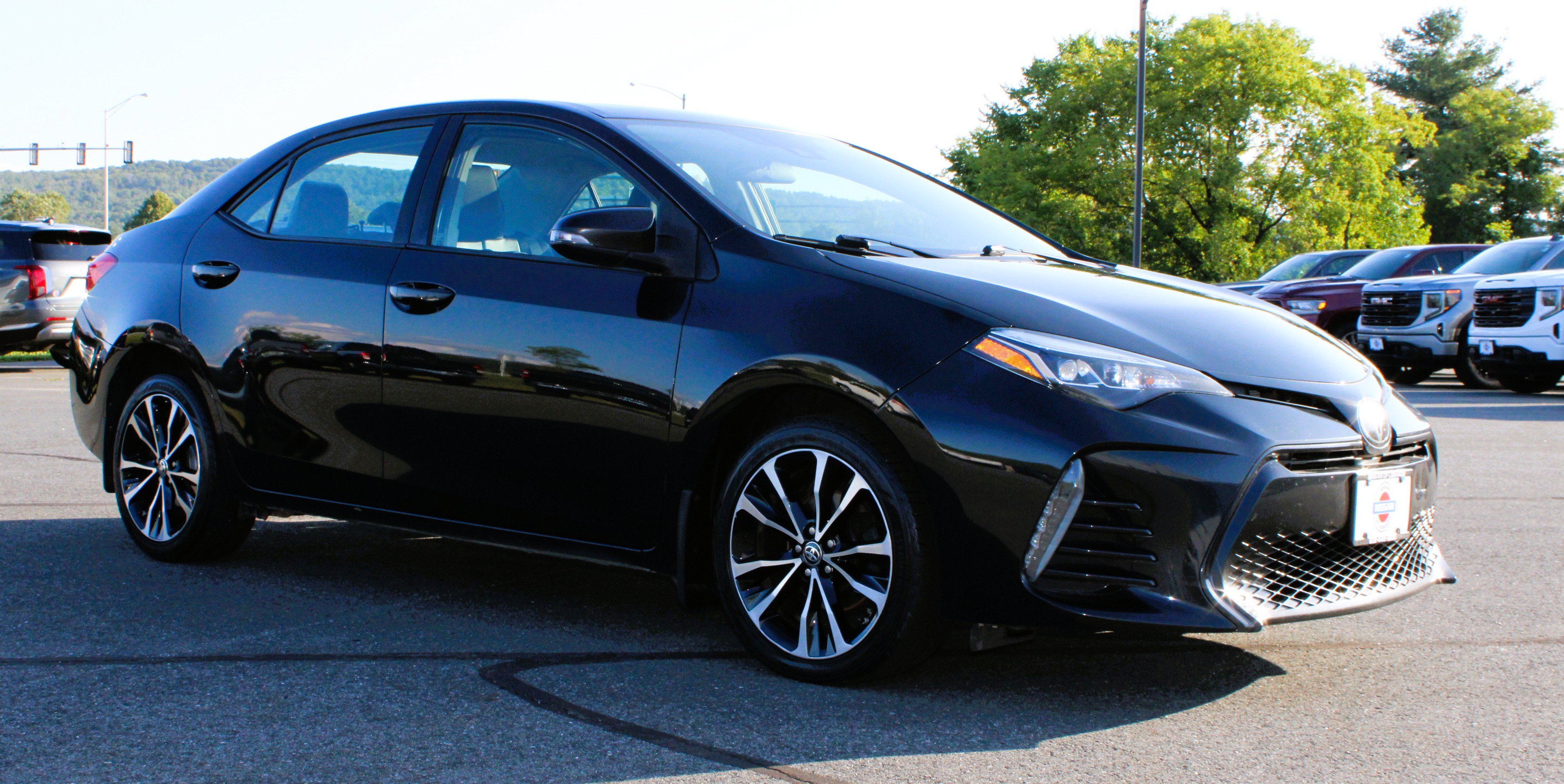 Used 2018 Black Toyota  image 5
