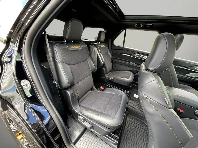 New 2026 Agate Black Metallic Ford Tremor® image 44