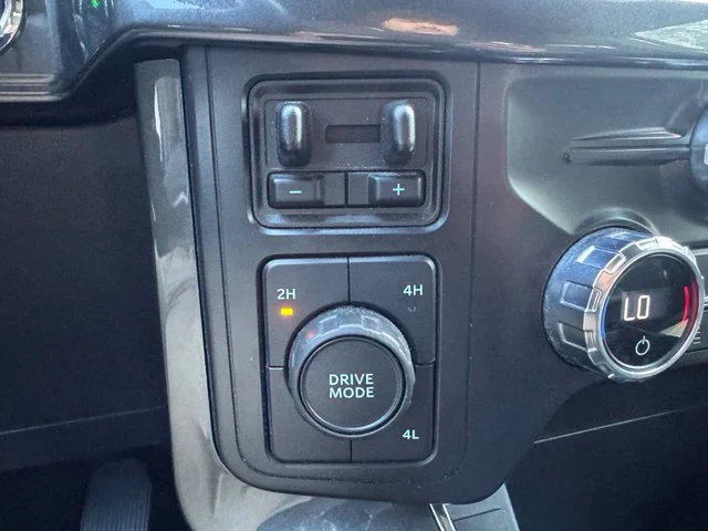 Used 2021 Silver Ford XLT image 29