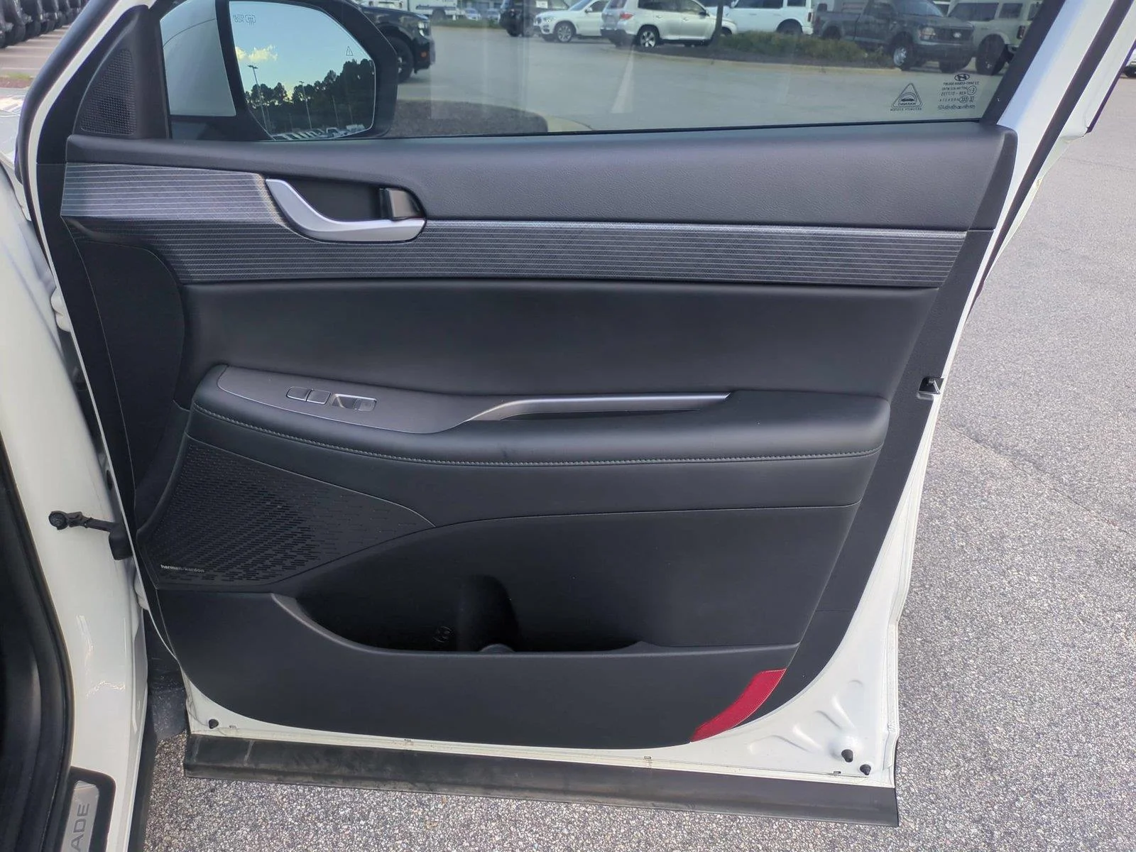 Used 2024 Hyper White Hyundai Limited image 39