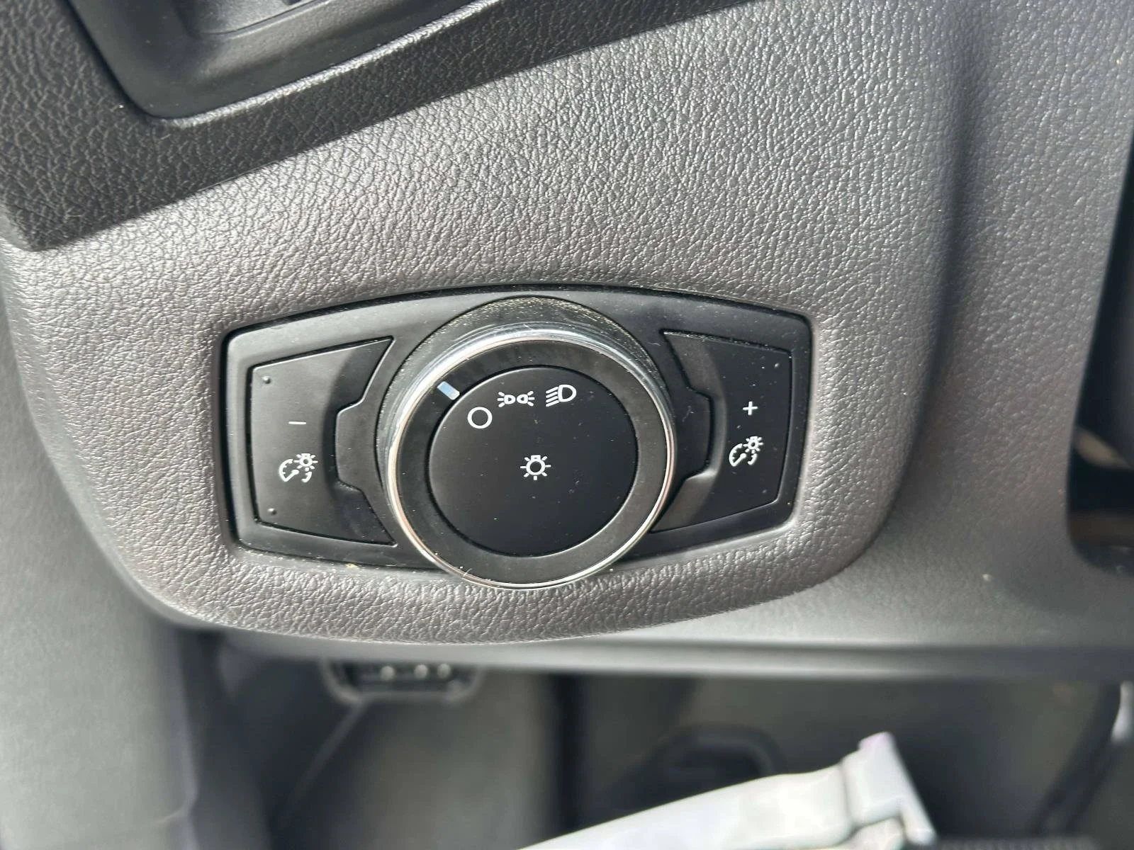 Used 2016 White Ford XL image 22