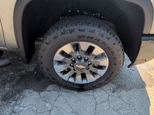 New 2026 Sterling Gray Metallic Chevrolet Custom image 32