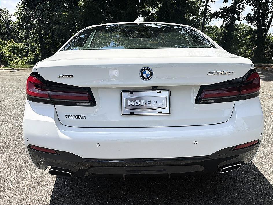 Used 2023 Alpine White BMW 530e xDrive image 24