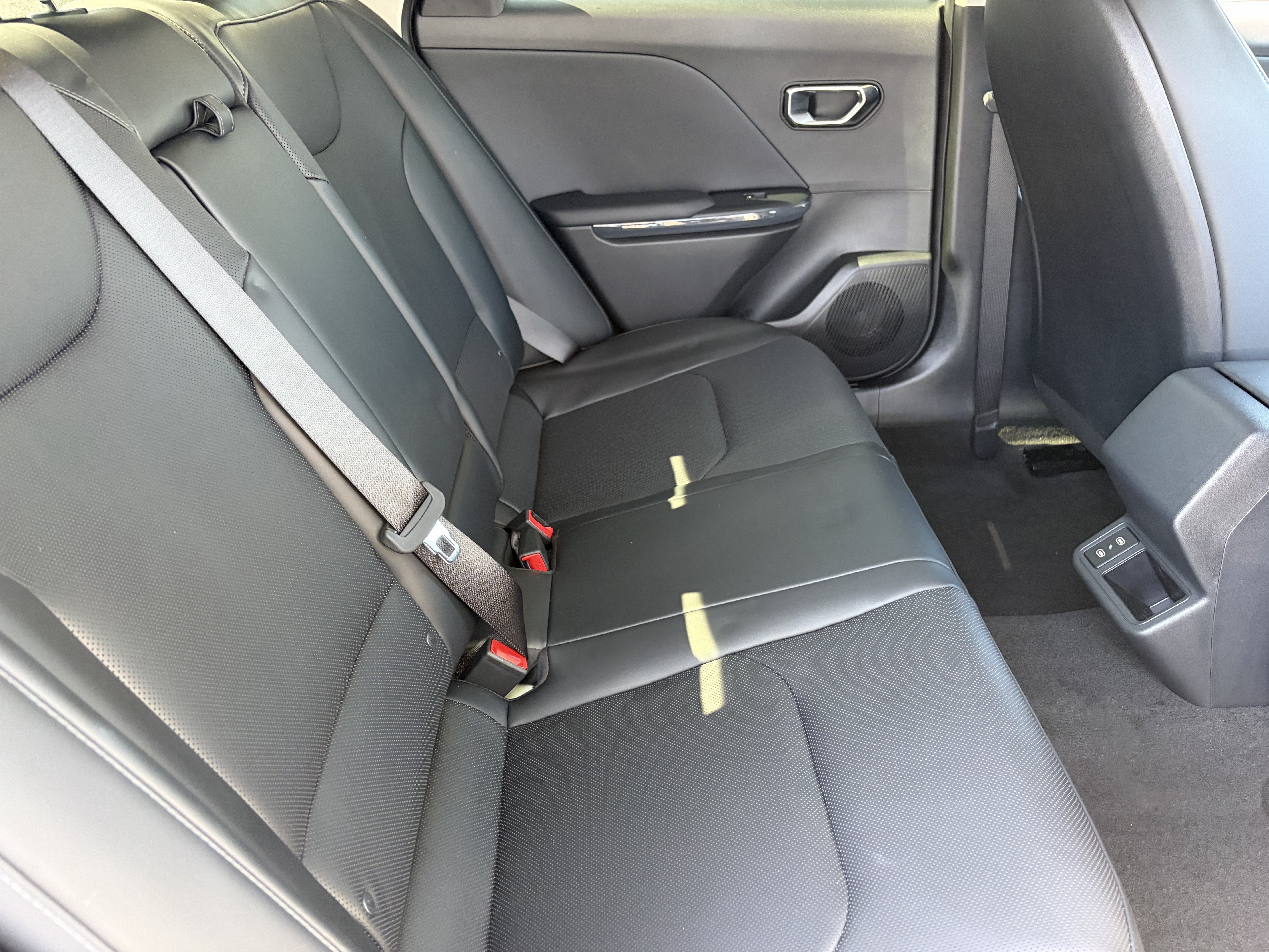 New 2026 Snow White Pearl Kia EX image 11
