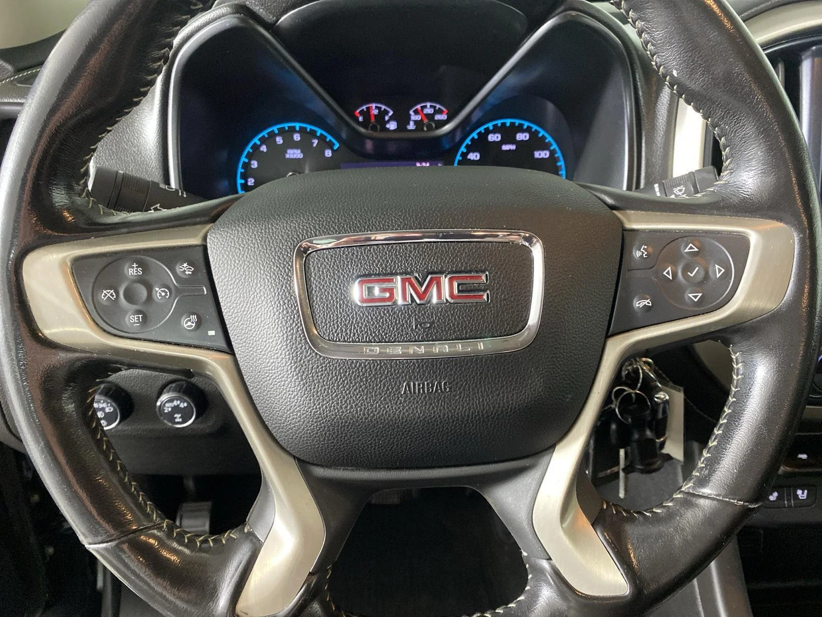Used 2019 Onyx Black GMC 4WD Denali image 14