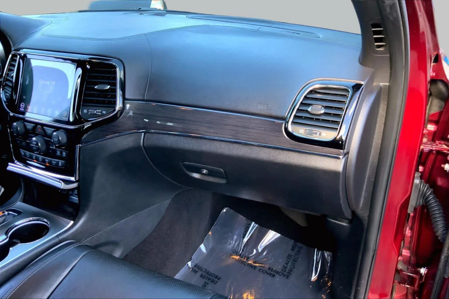 Used 2020 Velvet Red Pearlcoat Jeep Overland image 19