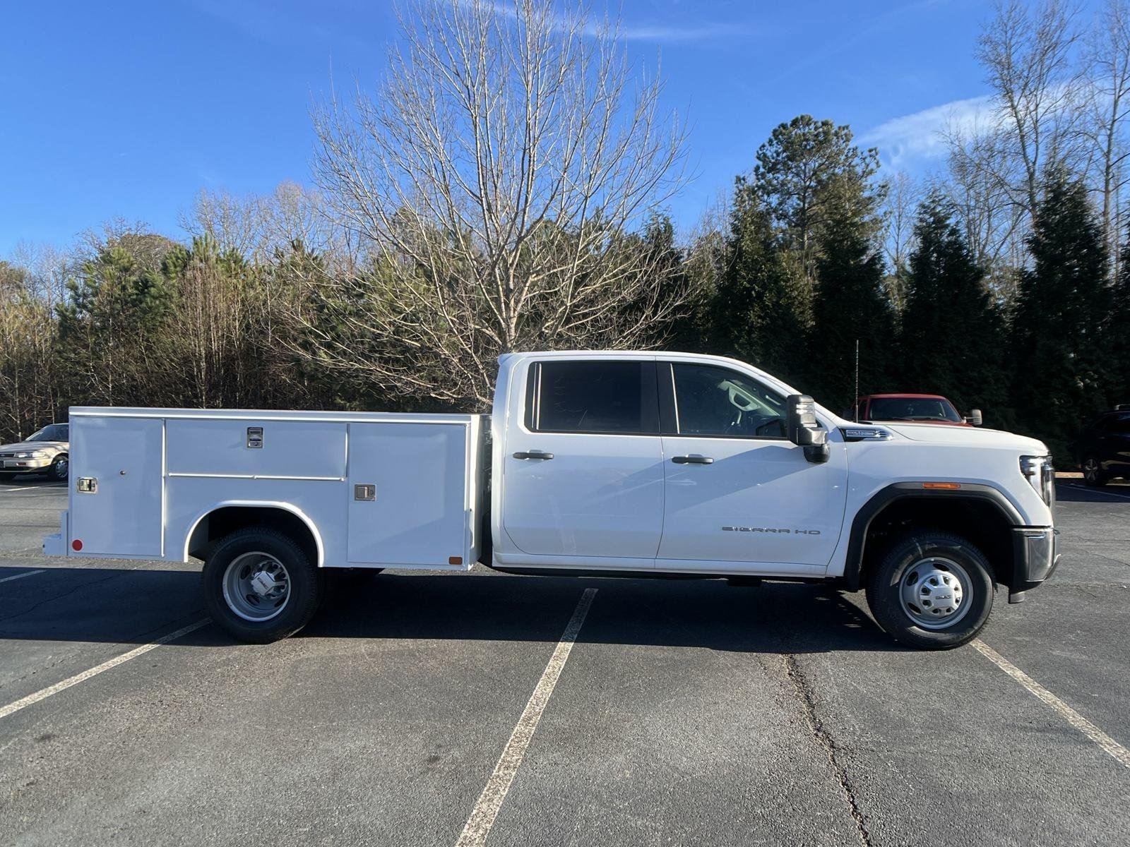 2025 GMC Sierra 3500 Chassis Cab Pro - Photo 8