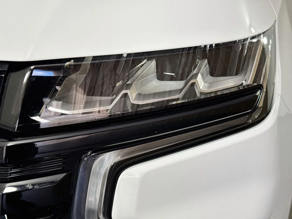 Used 2023 White Chevrolet Z71 image 39