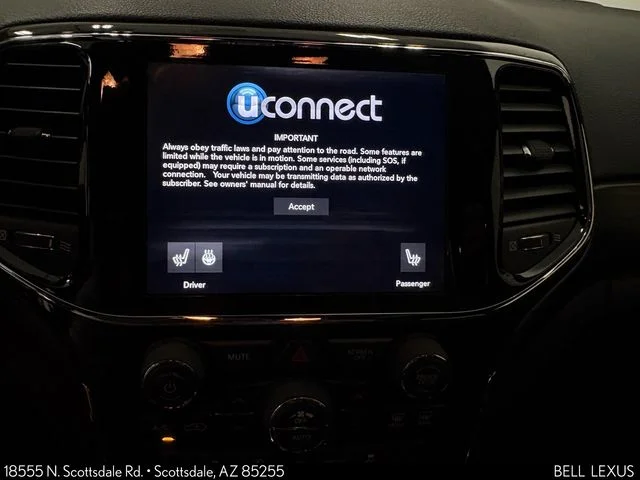 Used 2022 White Jeep Laredo X image 17