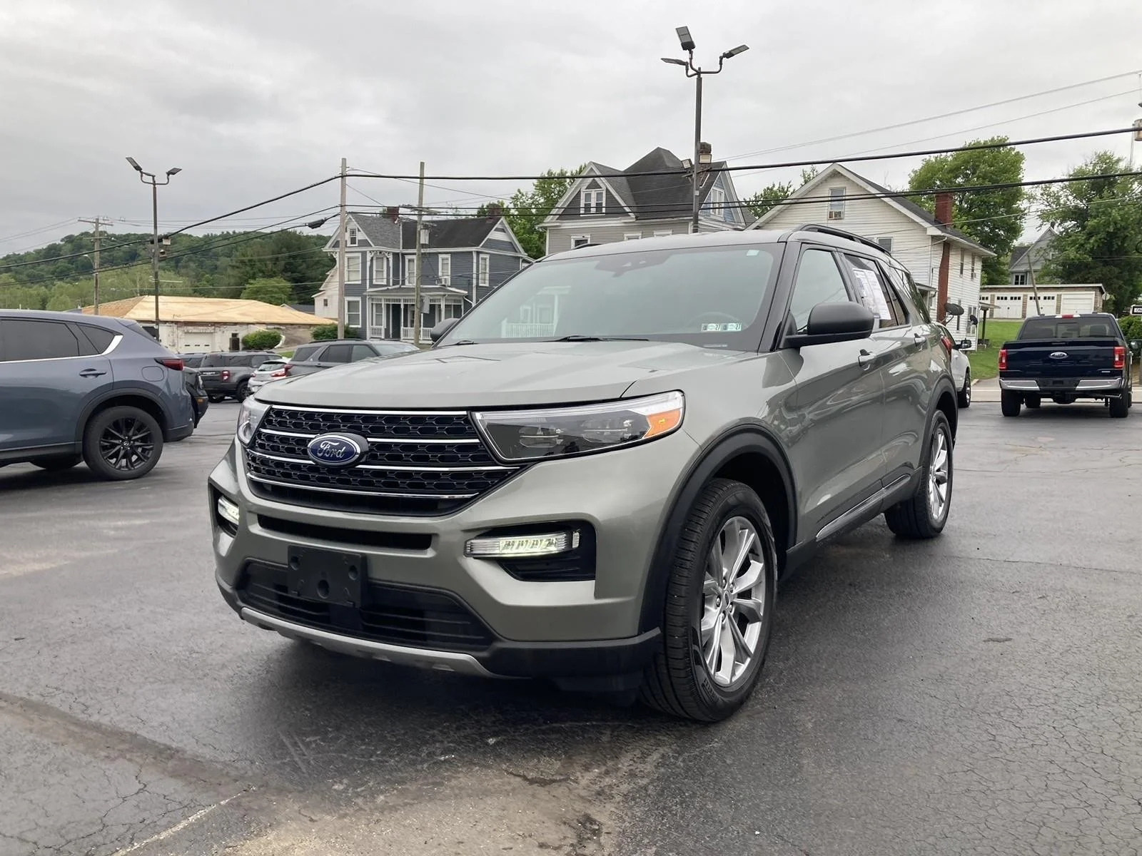 2020 Ford Explorer XLT 4WD's photo