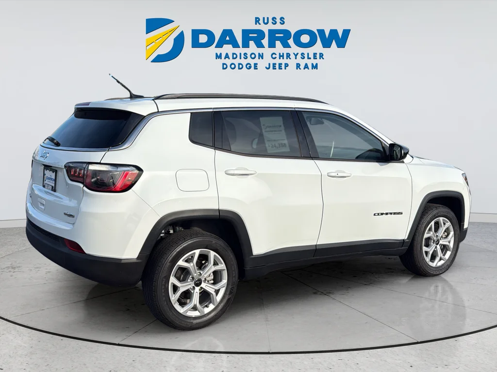 Certified Used 2025 White Jeep Latitude image 5