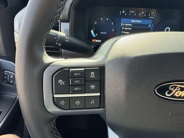 Used 2025 Black Ford Lariat image 28