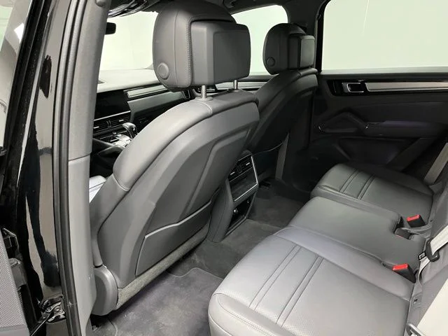 2022 Porsche Cayenne Platinum Edition - Photo 42