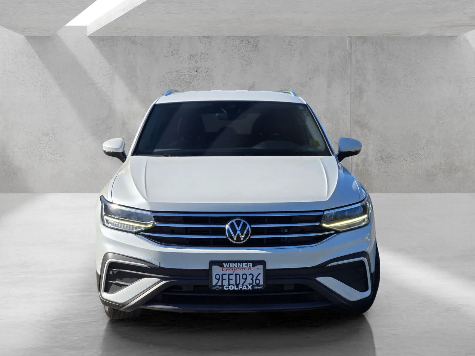 Used 2023  Volkswagen SE image 2