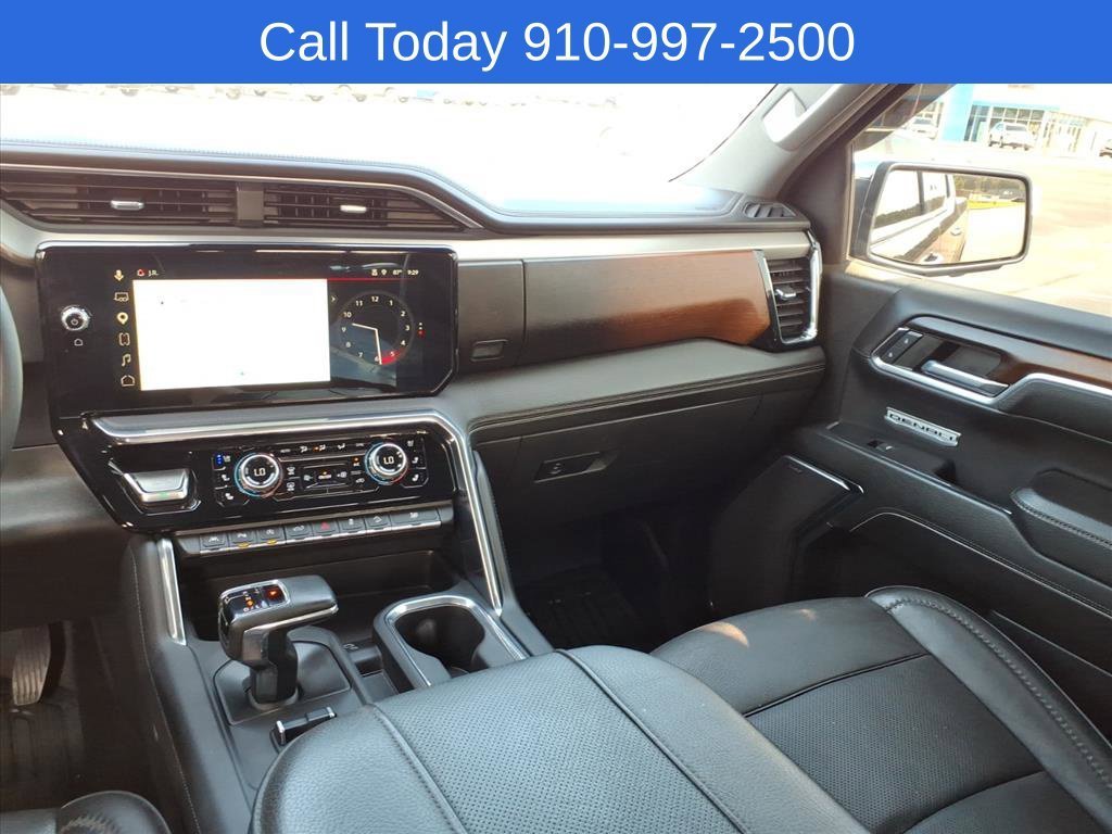 Used 2024 Onyx Black GMC Denali image 25