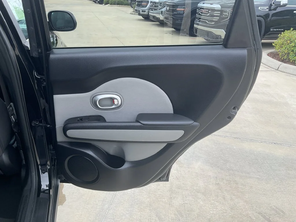 Used 2016 Black Kia Base image 15