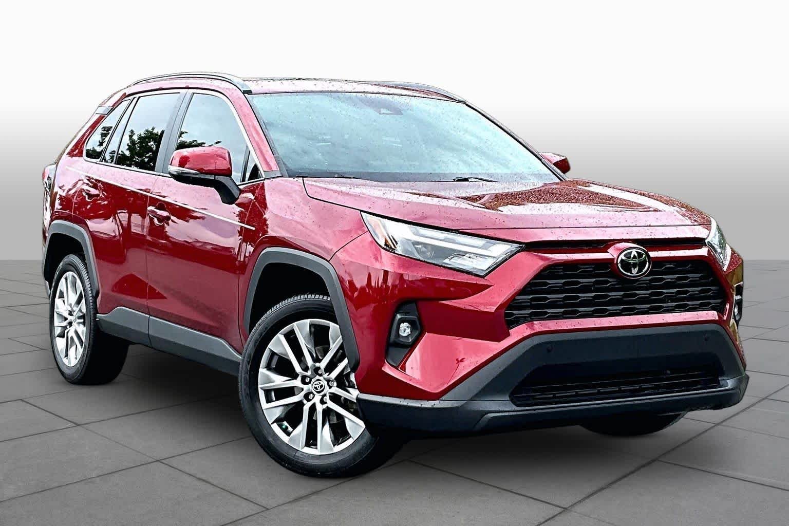 Used 2022 Ruby Flare Pearl Toyota XLE Premium image 2