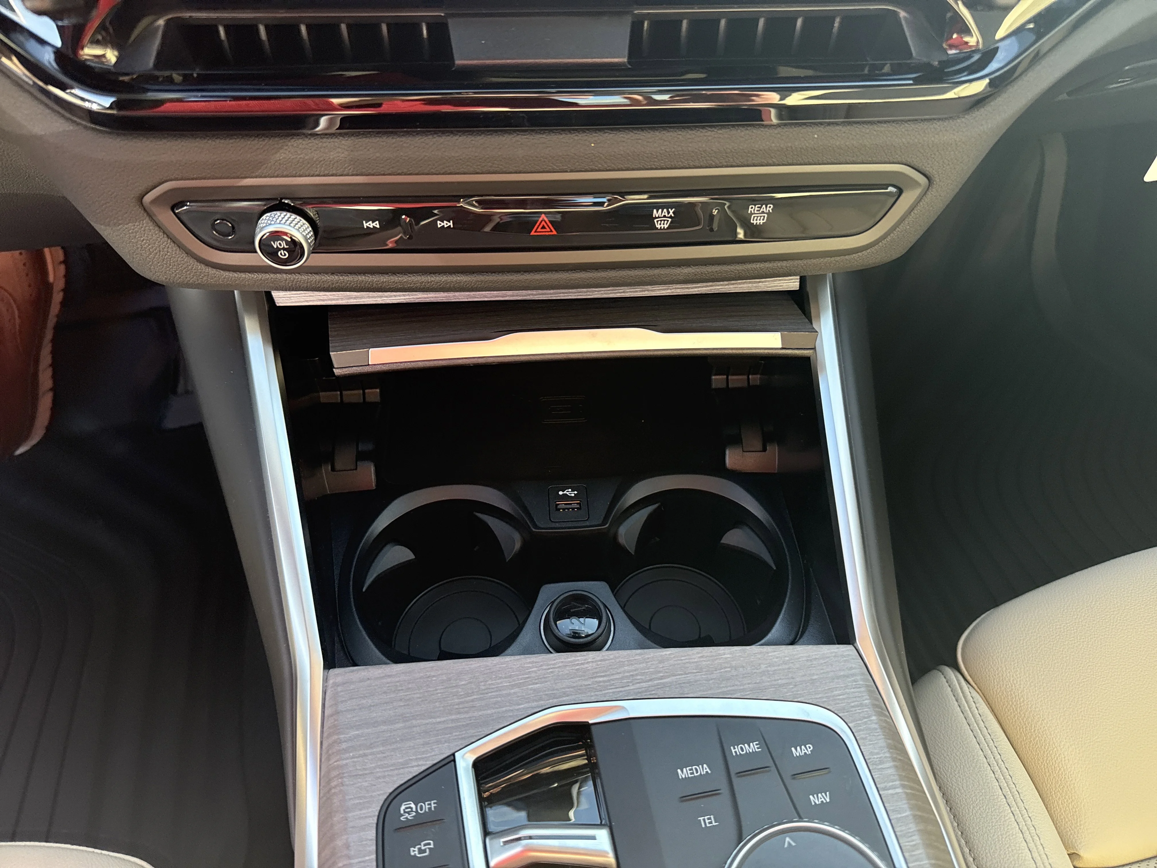 Used 2026 Mineral White Metallic BMW 230i xDrive image 16