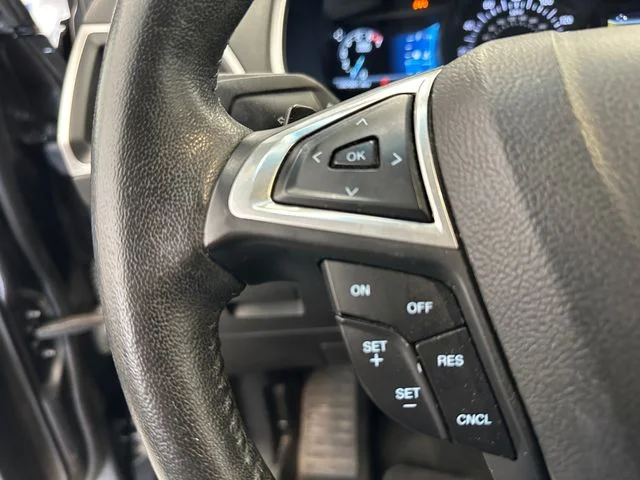 Used 2015  Ford SEL image 23