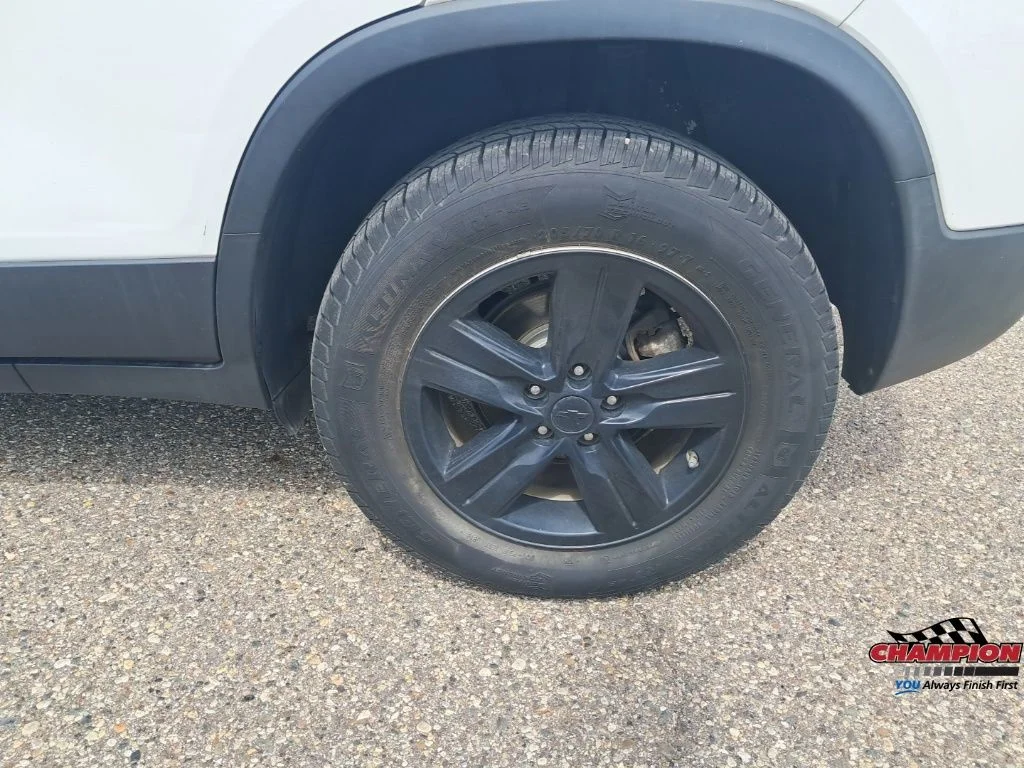 Used 2018 White Chevrolet LS image 32