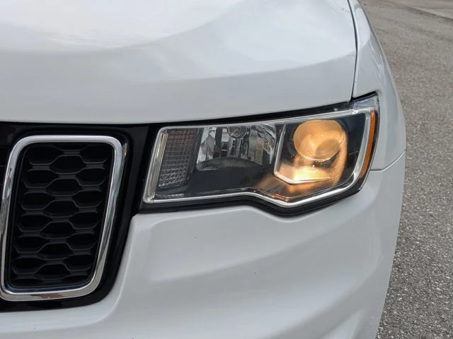 Used 2020 Bright White Clearcoat Jeep Laredo image 10