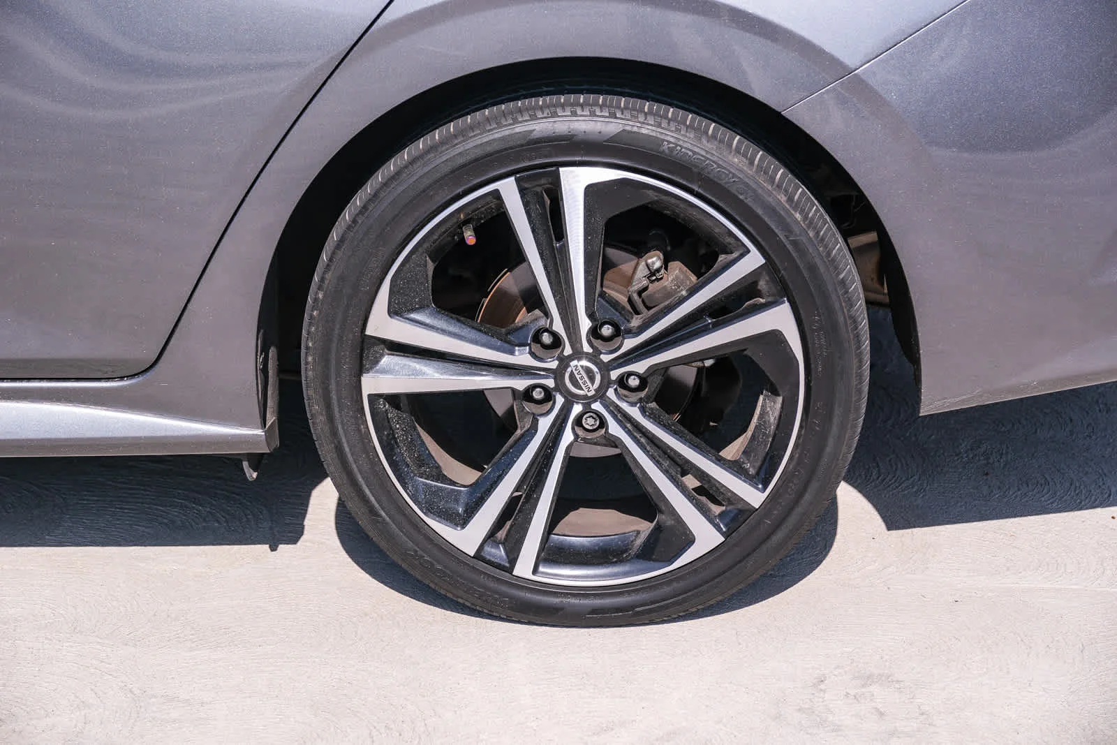 Certified Used 2022 Gun Metallic Nissan SR image 9