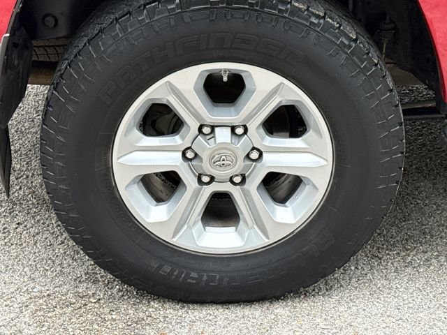 Used 2018 Red Toyota SR5 image 10