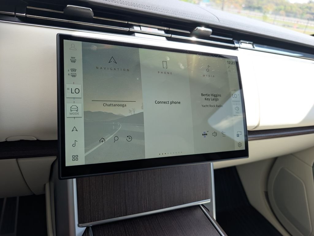 New 2026 Varesine Blue Land Rover SE image 25