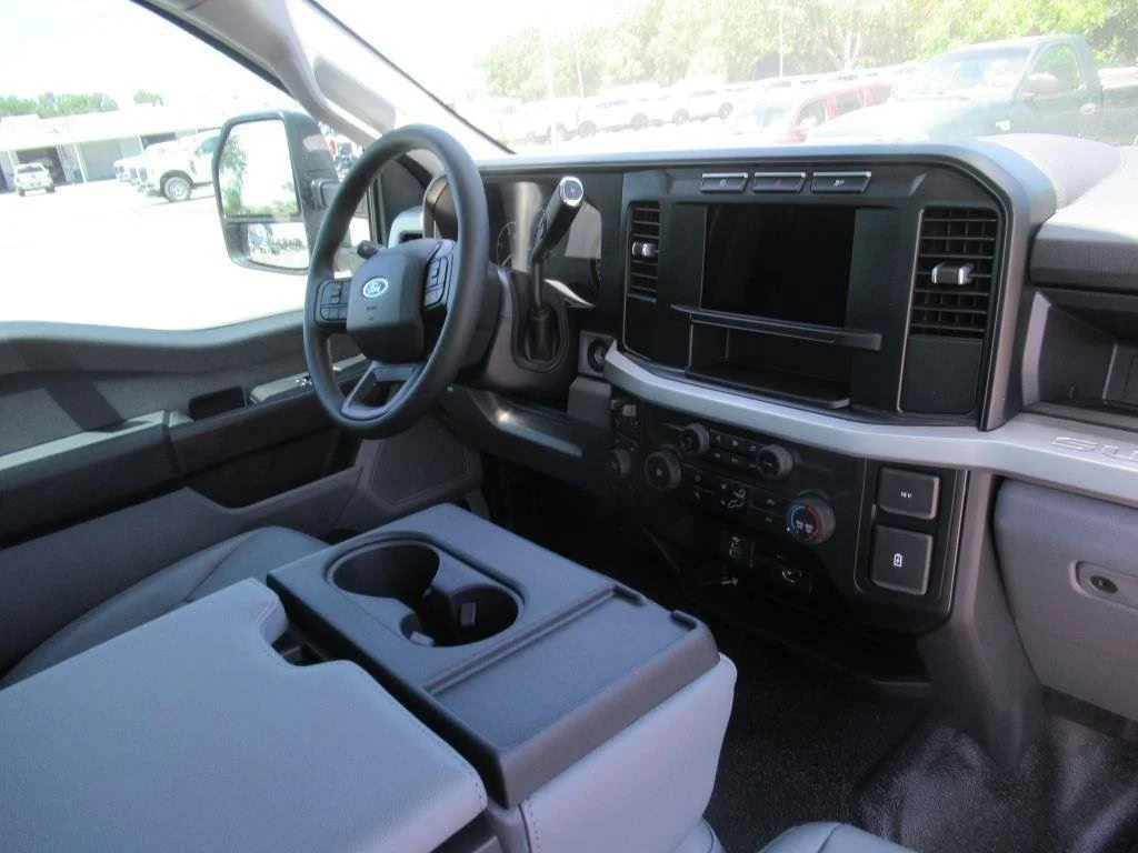 2024 Ford F-550 Super Duty Chassis Cab XL - Photo 13