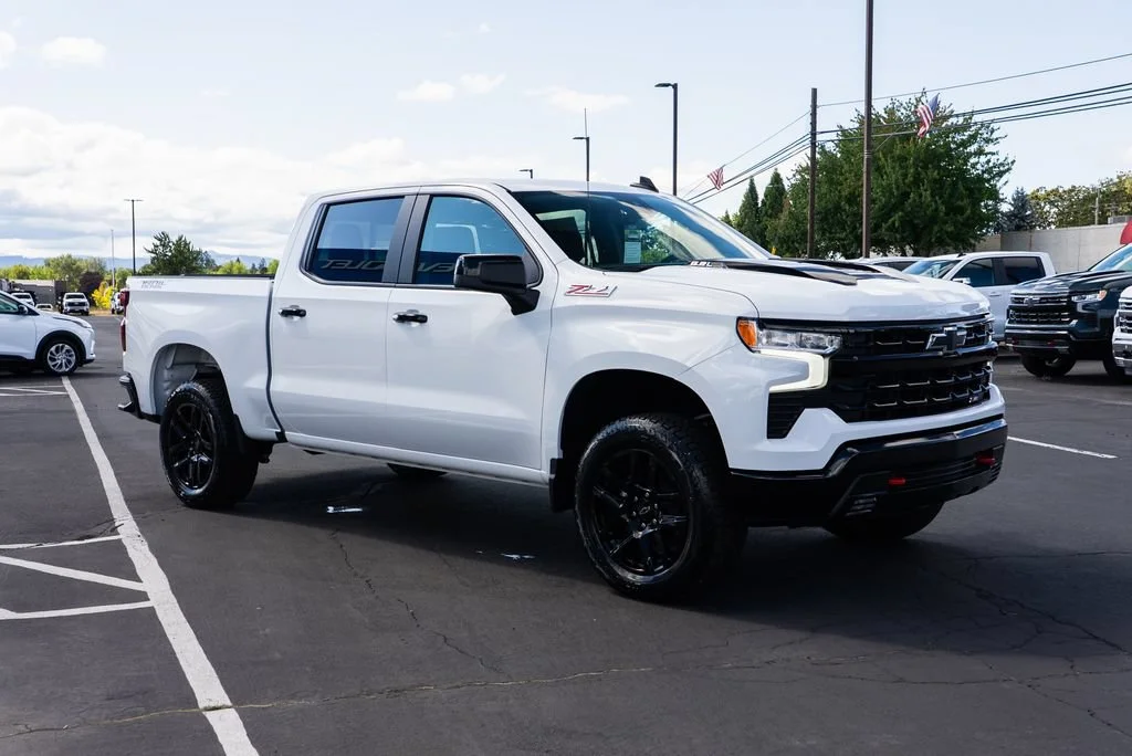 New 2026 Summit White Chevrolet LT Trail Boss image 5