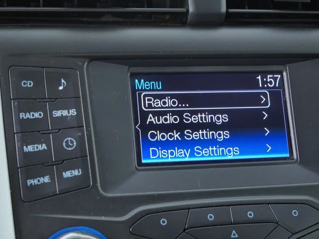 Used 2013 Gray Ford SE image 31