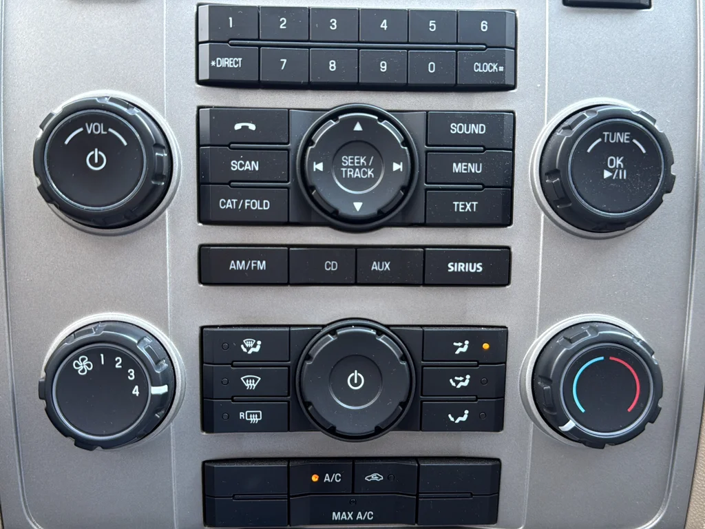 Used 2009 White Ford XLT image 16