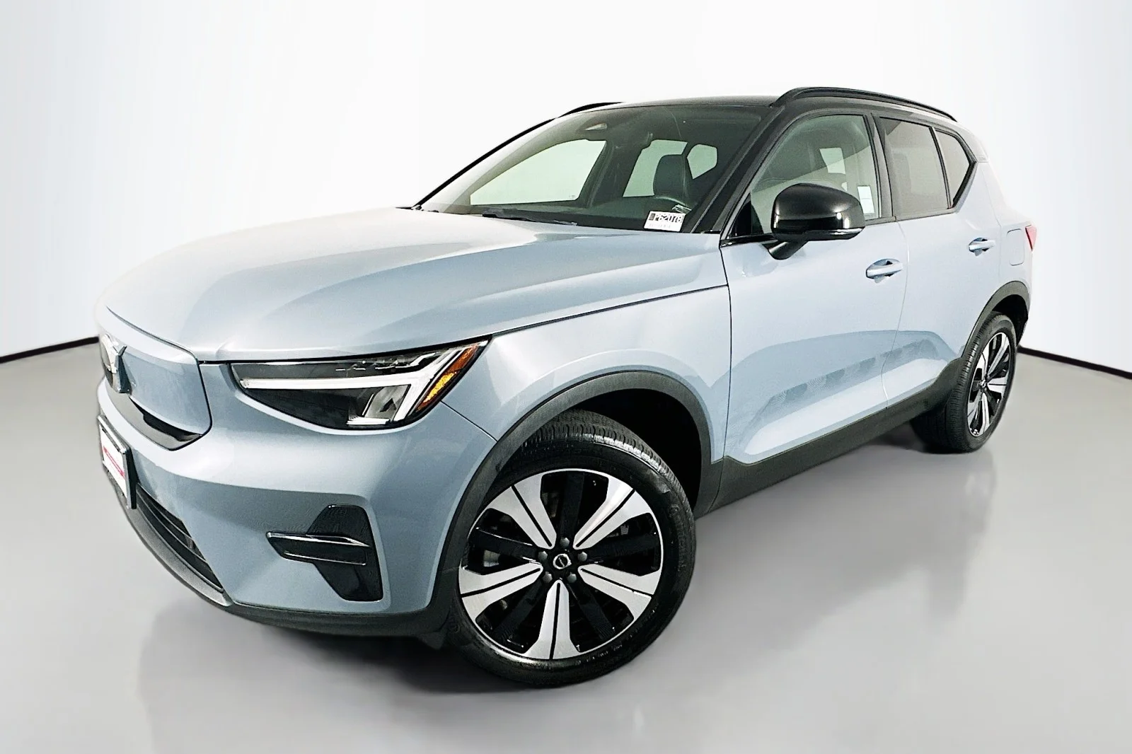 2023 Volvo XC40 P8 Recharge Core AWD's photo