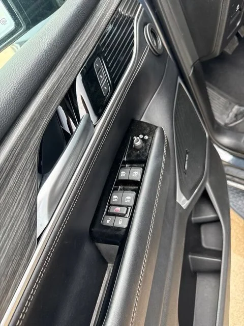 2024 Jeep Wagoneer L Series II - Photo 9