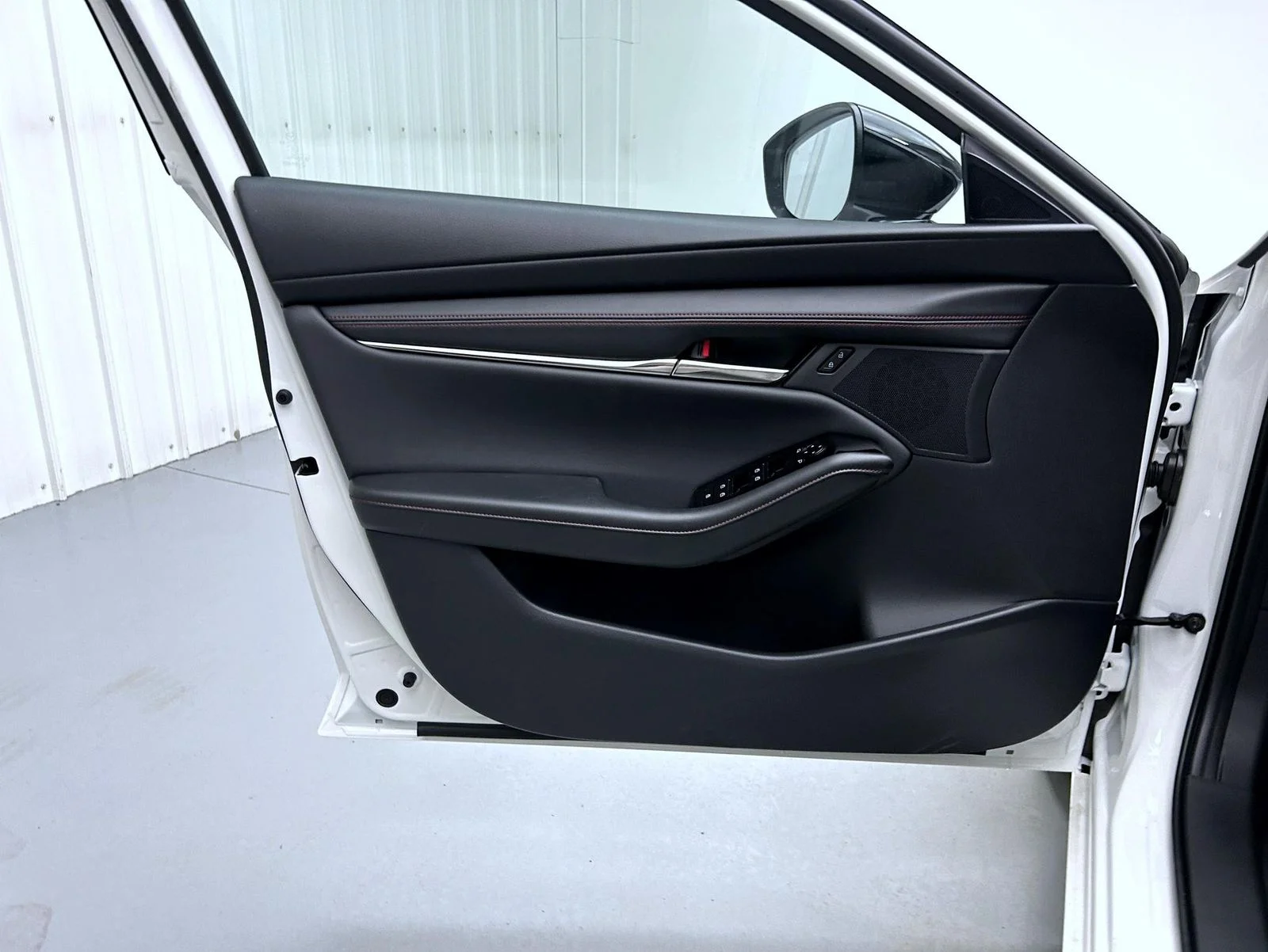 New 2026 Snowflake White Pearl Mazda 2.5 S Carbon Edition AWD image 10