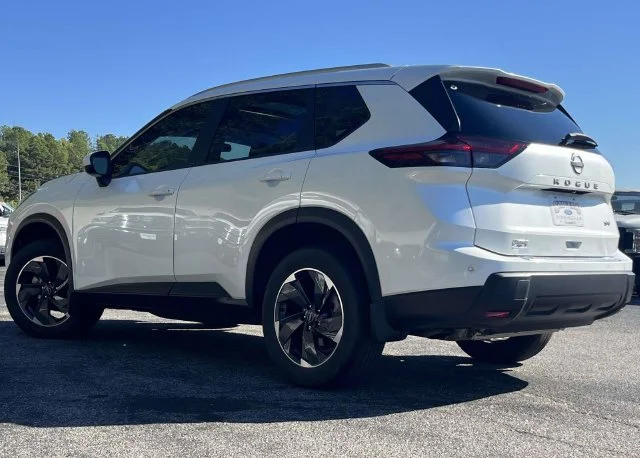 Certified Used 2024 White Nissan SV image 6